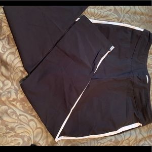 Lady Hagen pants with white stripe down sides